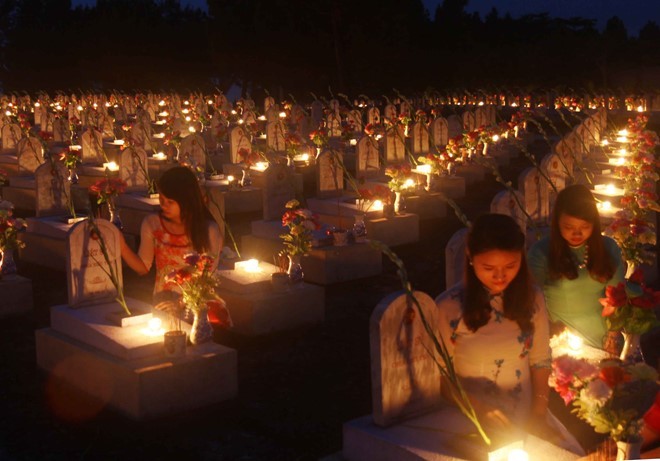 Почтена память павших солдат в связи с 40-летием со дня полного освобождения Южного Вьетнама - ảnh 1